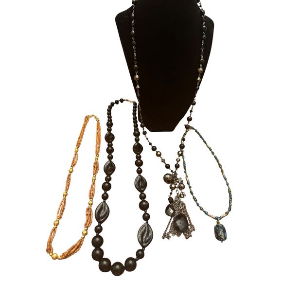 Lot of 4 vintage necklaces - Picture 1 of 5